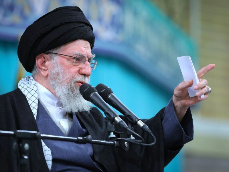 U.S.-Iran Tensions Escalate Amid Calls for Regime Change and Military Movements
