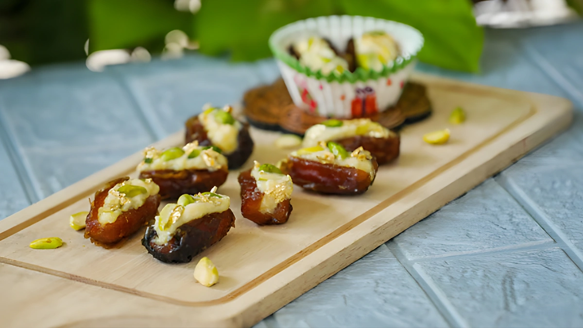 The recipe for Date-Filled Custard