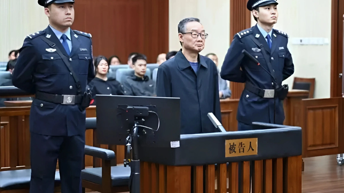 Former Chinese minister sentenced to death for taking bribes