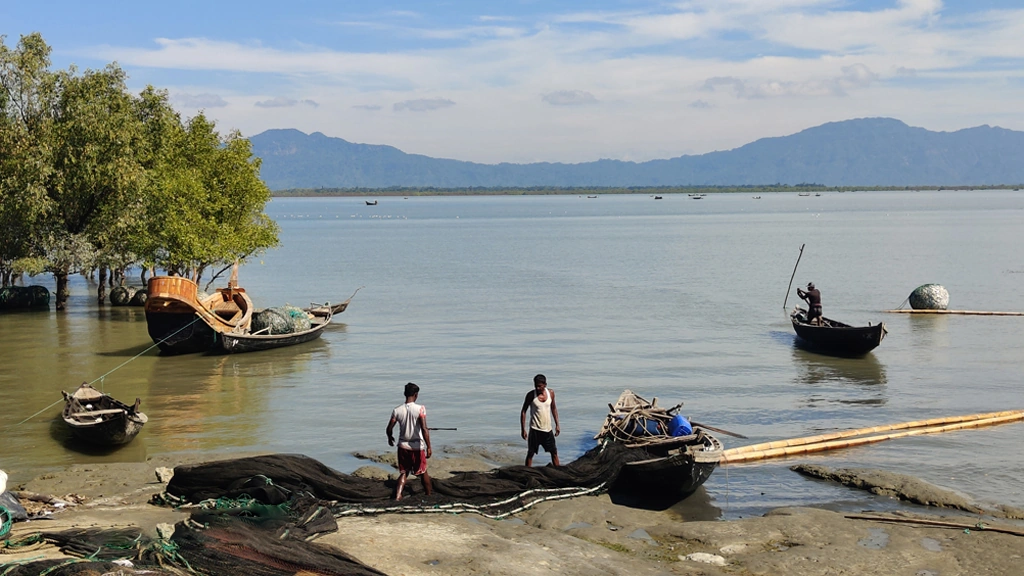 Bangladeshi Fisherman Injured by Gunfire from Myanmar Border
