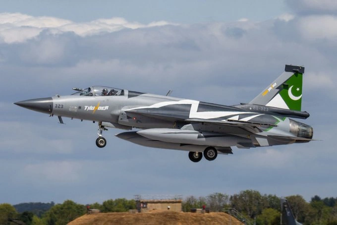 Bangladesh Air Force in Talks for Possible Acquisition of JF-17 Thunder Fighter Jets