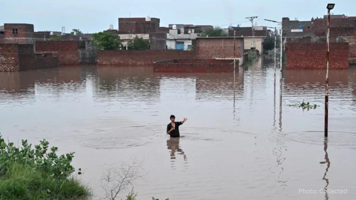 Pakistan Monsoon Death Toll Surpasses 100 as Floods Swamp Punjab, More Heavy Rain Forecast