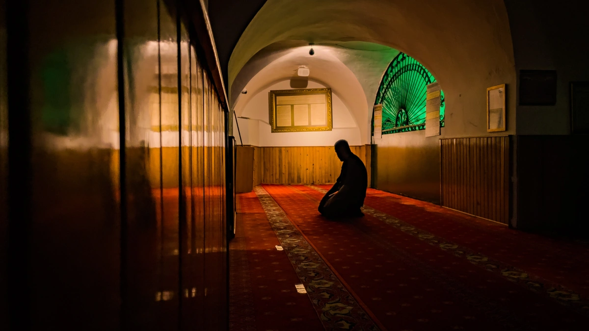 Twelve Detained in Bareilly for Offering Namaz Without Permission