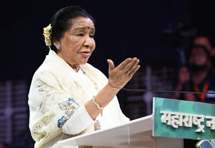 Legendary Singer Asha Bhosle Dies at 92 in Mumbai