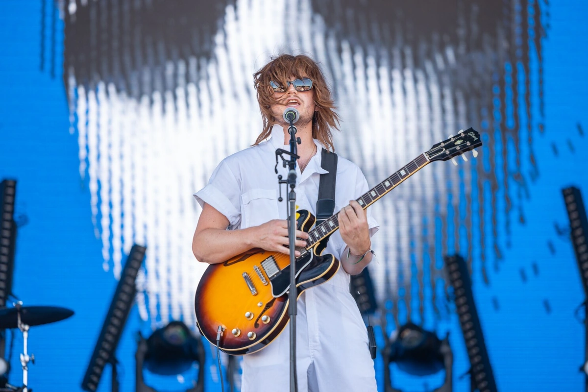 Joe Keery's "End of Beginning" Hits No. 1 on Spotify's Global Chart